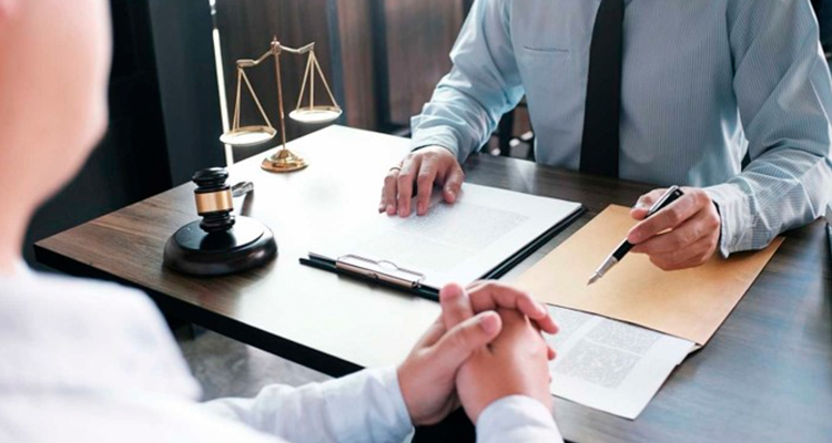 Asesoría Continua y Mantenimiento Legal_
