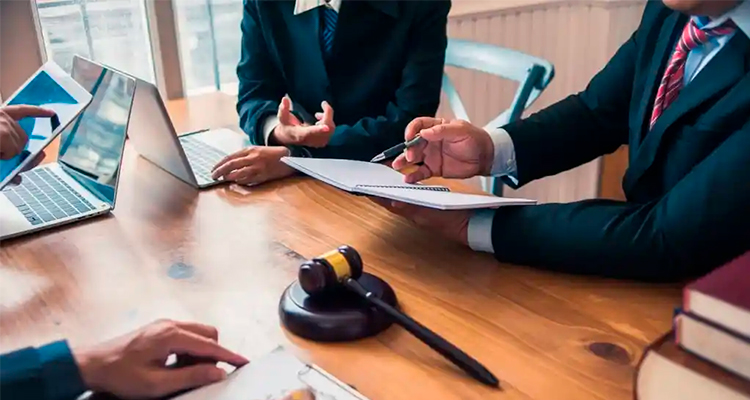Representación Legal en Conflictos y Litigios_